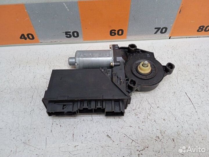 Моторчик стеклоподъемника Volkswagen Touareg