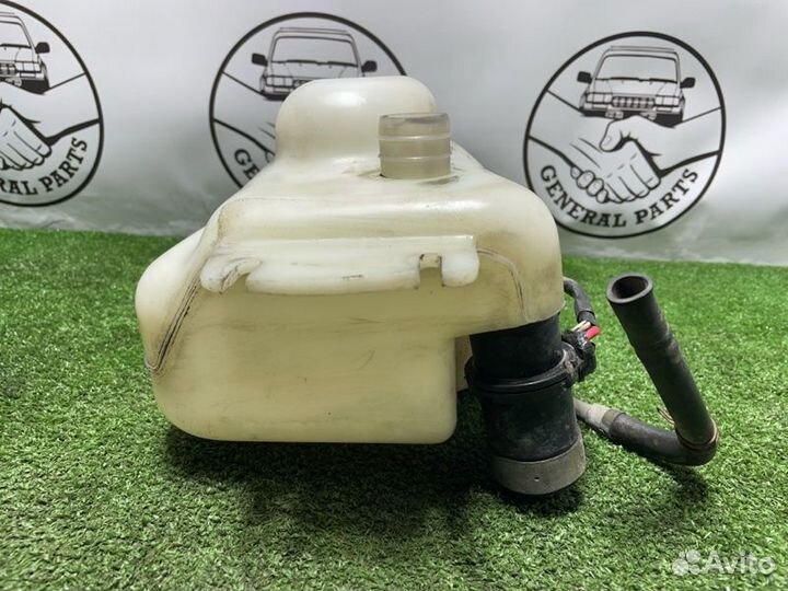 Бачок стеклоомывателя Toyota Land Cruiser HDJ81