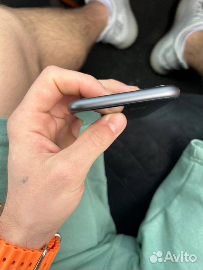 iPhone 11 128