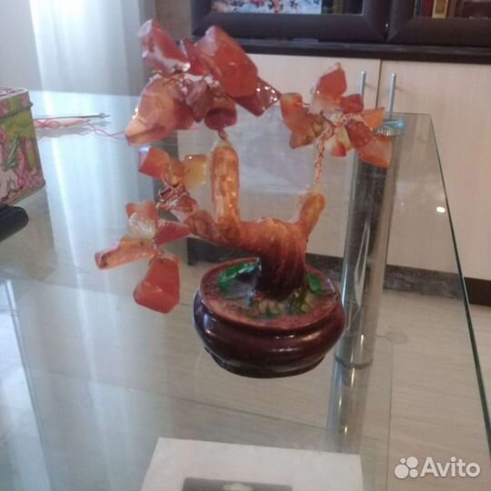 Дерево из натуральных камней