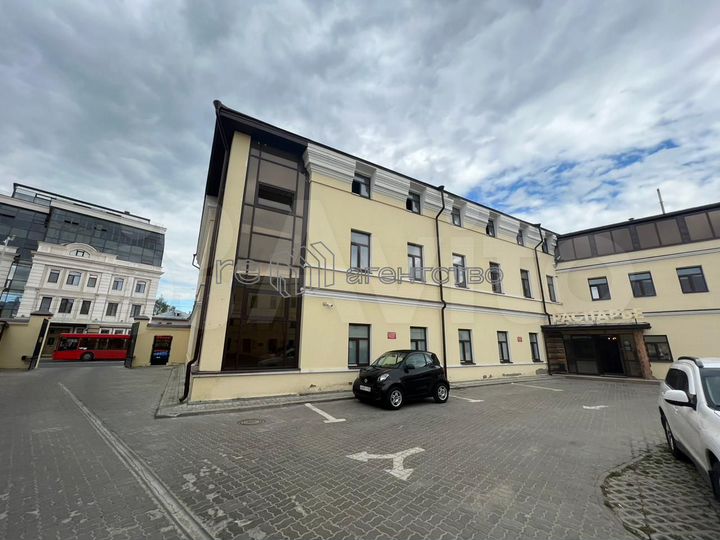 Офис с парковкой