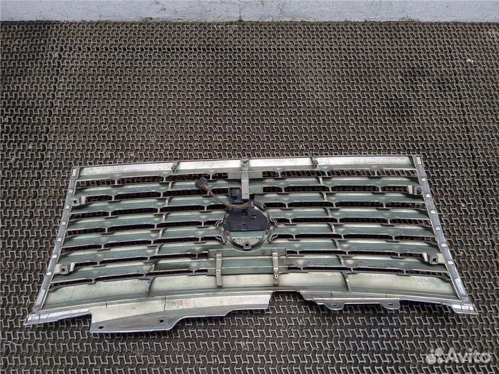 Решетка радиатора Nissan Elgrand