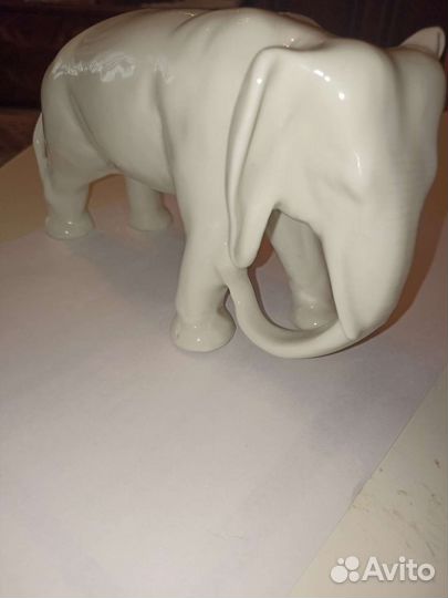 Фарфоровый слон