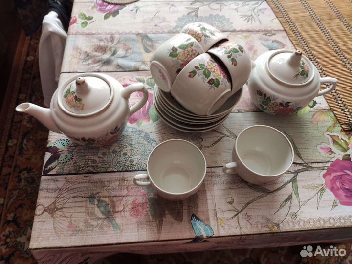 Чайный сервиз на 6 персон