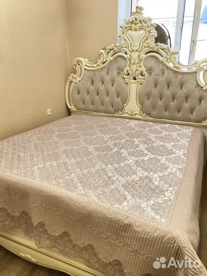 Продам спальный гарнитур