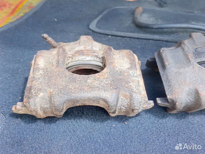 Суппорта гольф 2 передние