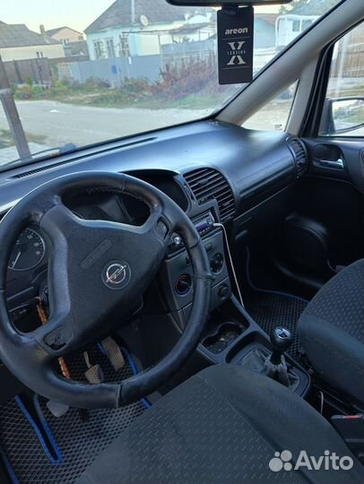 Opel Zafira 2.2 МТ, 2003, 150 000 км