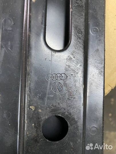 Панель пола багажника Volkswagen Passat B3 2.0 115