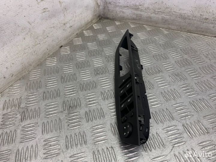 Блок управления стеклоподъемниками передний левый