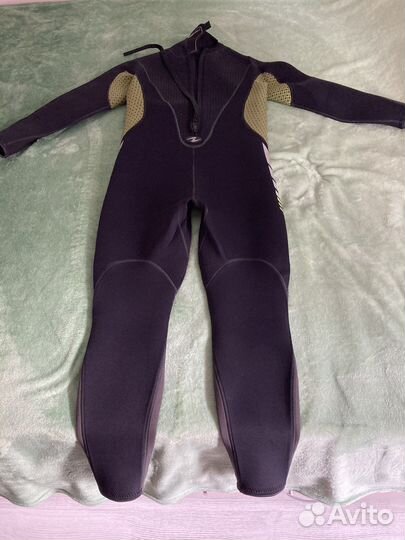 Гидрокостюм