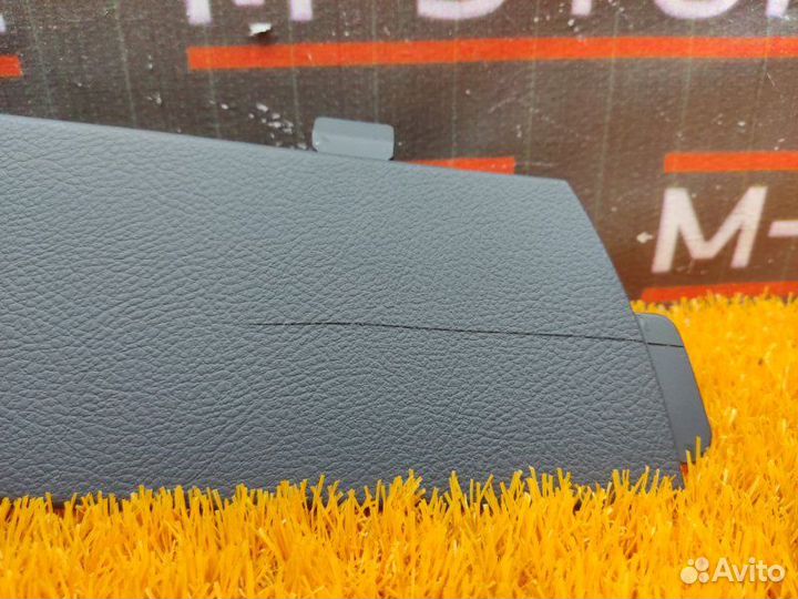 Накладка центральной консоли левая Volkswagen