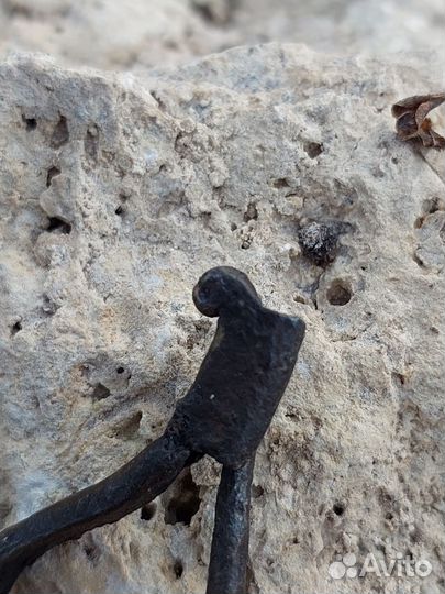 Древние кованые фибулы