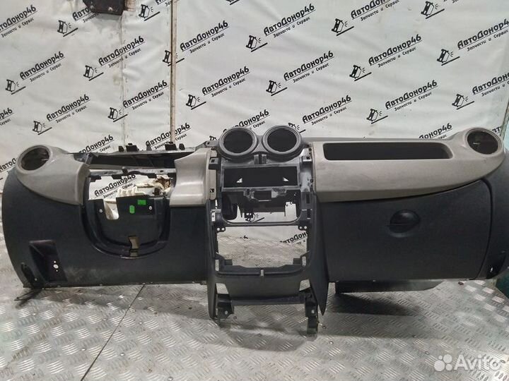 Торпедо Renault Logan 1 рестайлинг Фаза 2