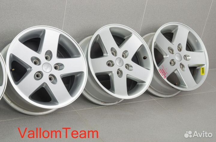 Лот UP840634 Оригинальные 17-е диски Jeep 5 дисков