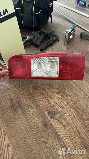 Фонарь ford transit 2008 год