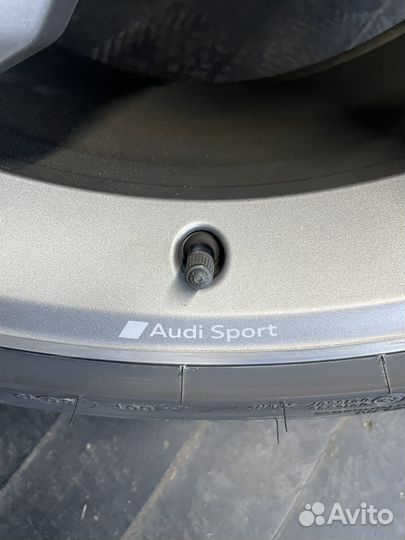 Новые оригинальные диски Audi E-Tron S R22