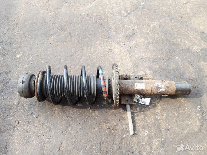 Амортизатор передний Skoda Fabia 2 2007-2015