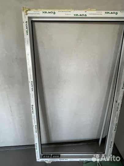 Пластиковая оконная рама Ortex и стекло