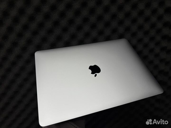 MacBook Air 13 M1 8/256gb