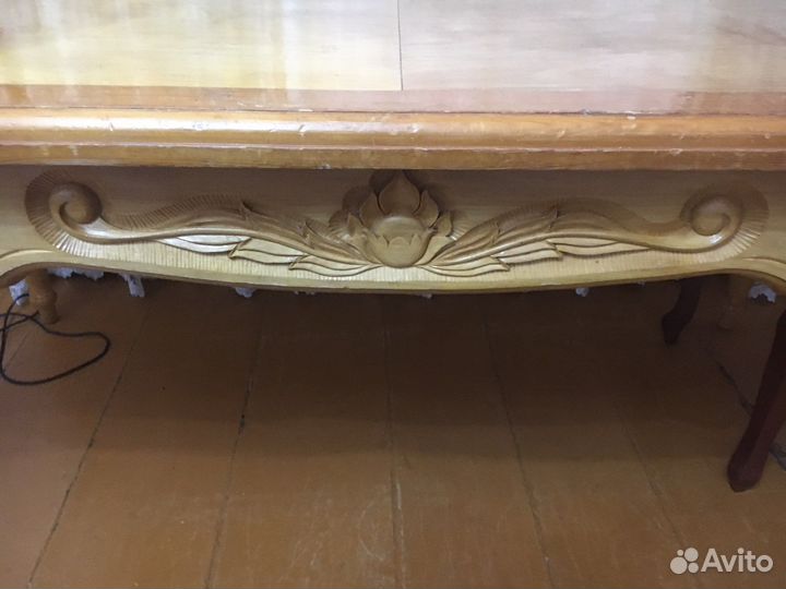 Стол обеденный