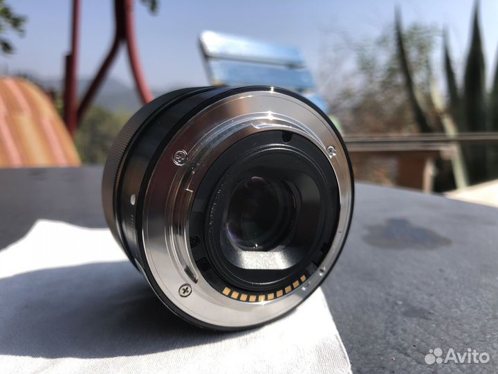 Объектив Sony E 35mm f/1.8