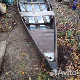 Деревянная лодка под мотор