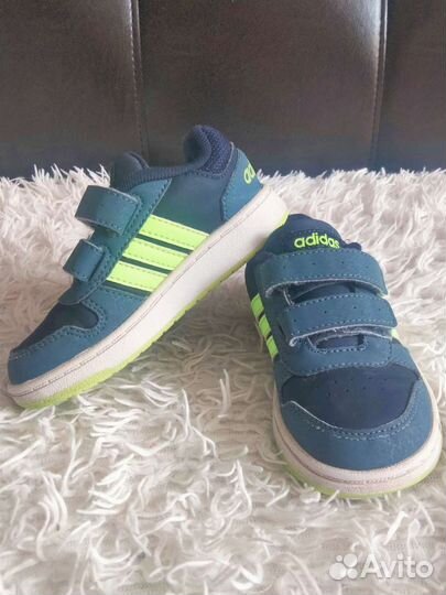Кроссовки adidas