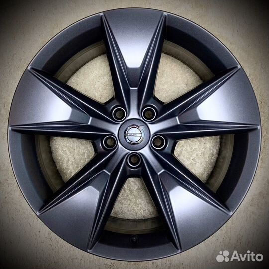 Диски R18 для Volvo XC40/XC60/V90CC оригинальные