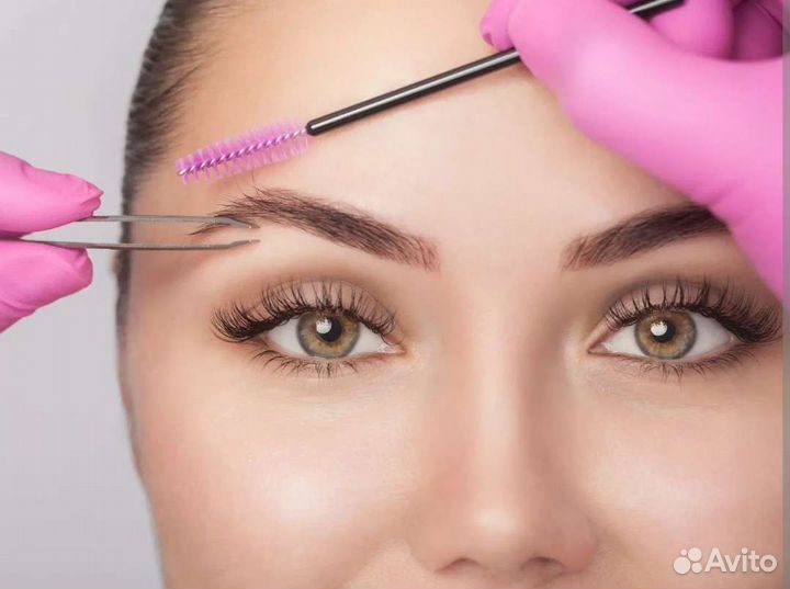 Модель на ламинирование ресниц/бровей маникюр