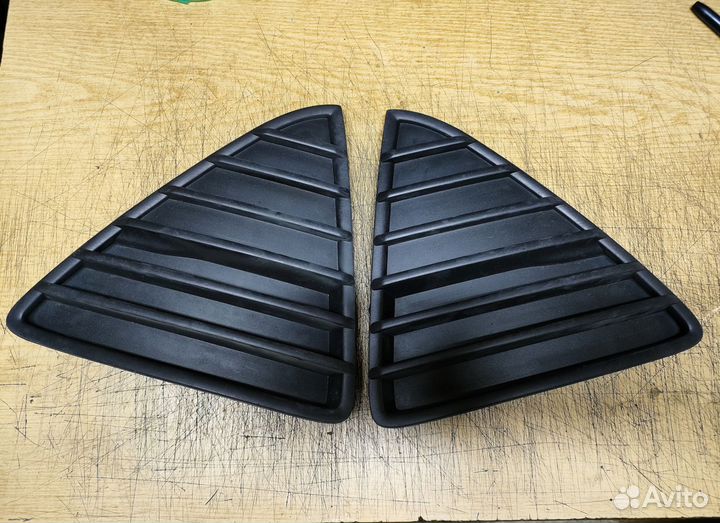 Комплект заглушек переднего бампера Ford Focus 3