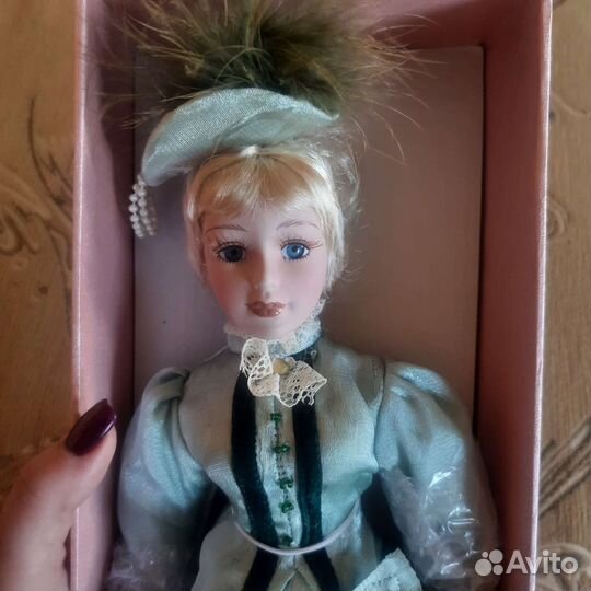 Кукла декоративная