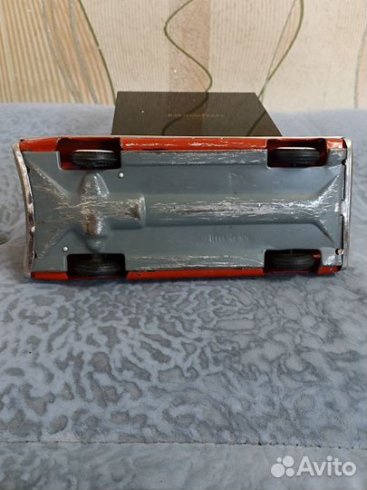 Игрушка машинка железная СССР чайка кабриолет