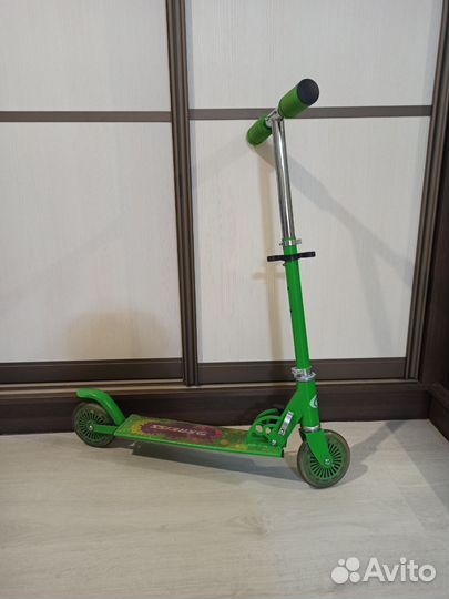 Машина детская с педалями