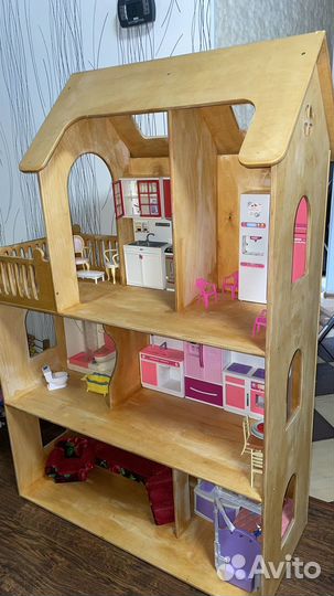 Большой кукольный домик деревянный с мебелью
