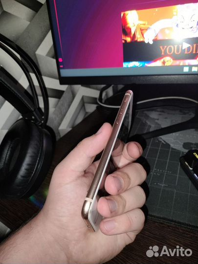 iPhone 8, 64 ГБ