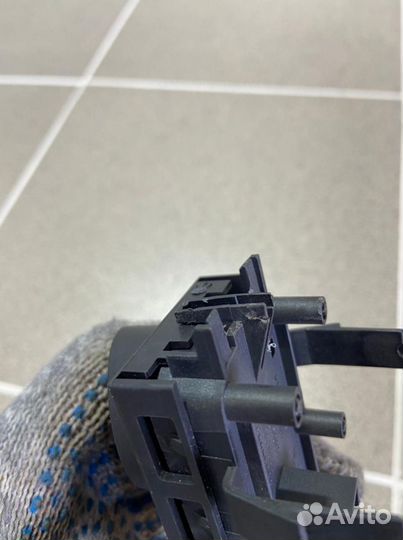 Кнопка аварийной сигнализации Renault Megane II