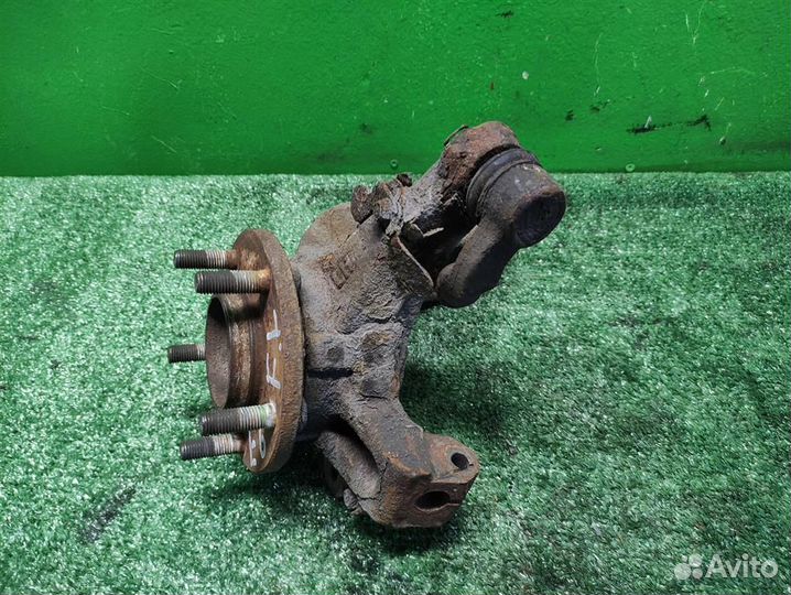 Кулак передний левый Mazda 3 (BK) 2005