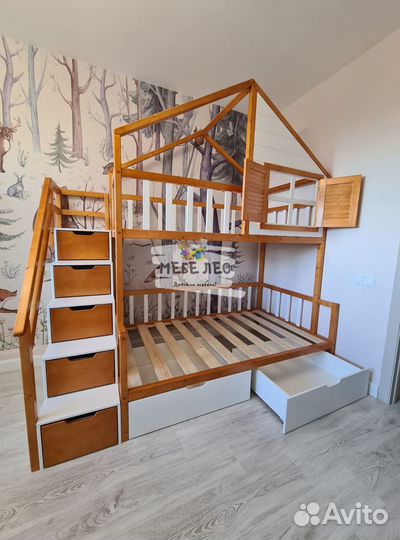 Детская двухъярусная кровать