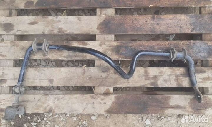 Задний стабилизатор Land Cruiser 200