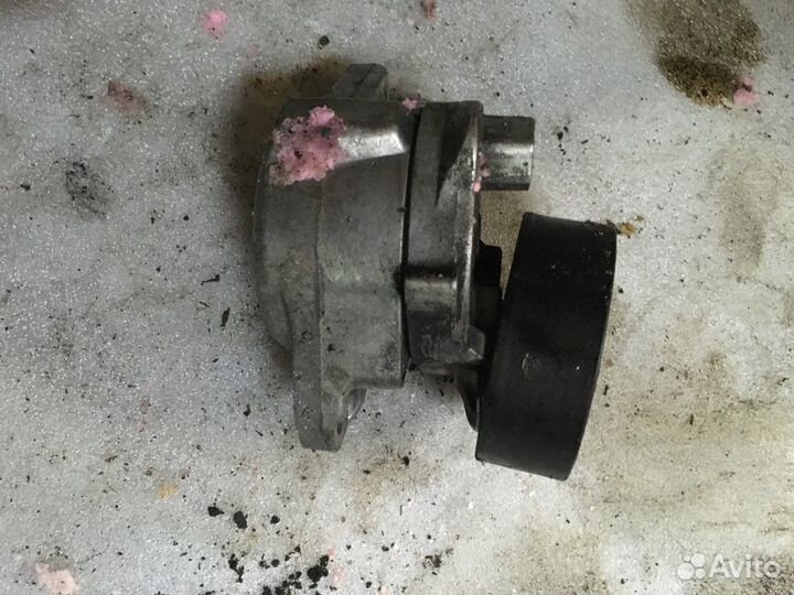 Натяжитель ремня