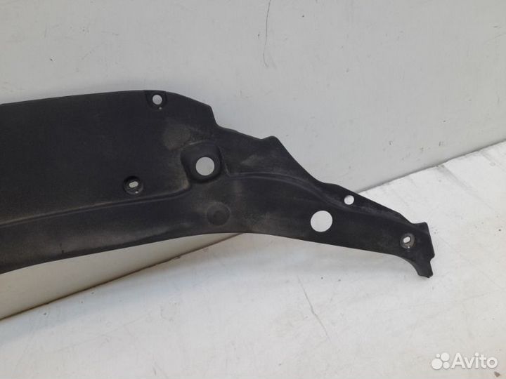 Накладка замка капота Toyota Camry 50 2011-2018