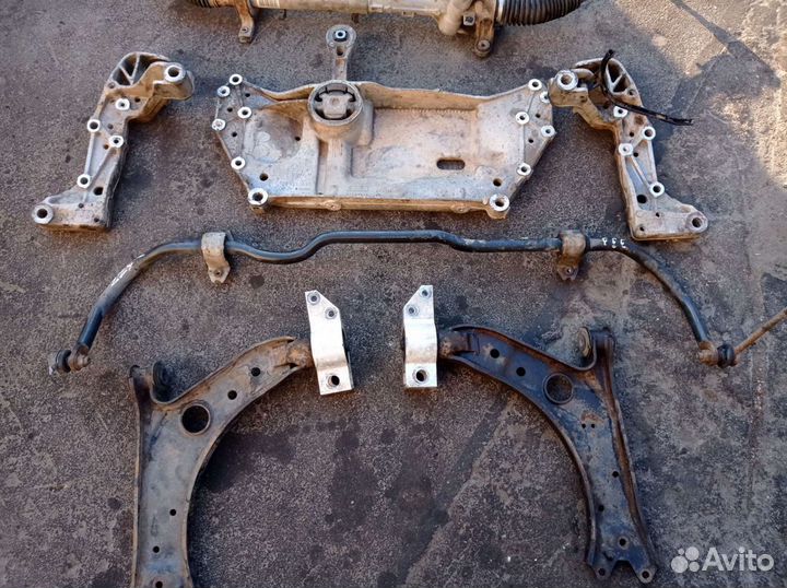 1K0407151AA рычаг нижний левый Caddy 3