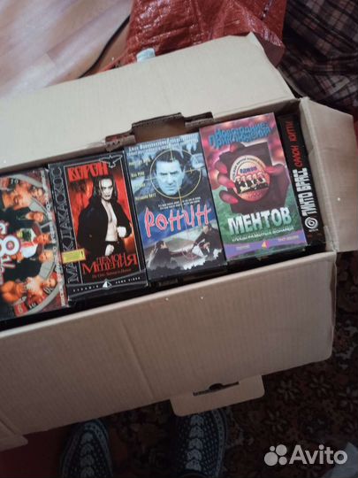 Видеомагнитофон Шарп пишущий с кассетами