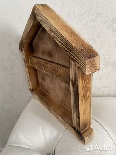 Ключница из дерева