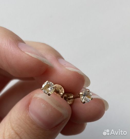 Золотые серьги гвоздики 585