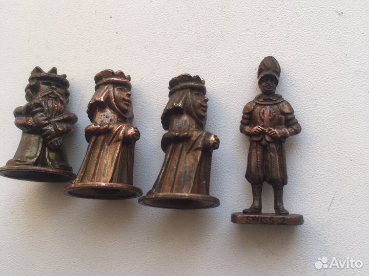 Игрушки из киндера 90х