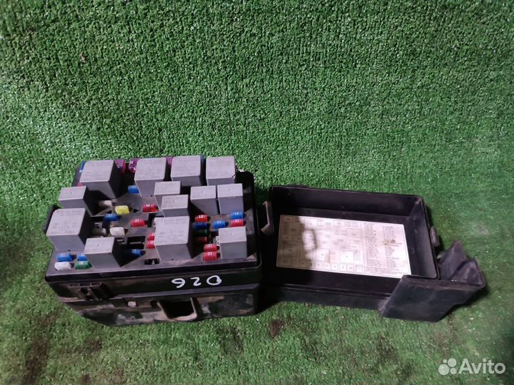 Блок предохранителей под капот основной Kia Spectr