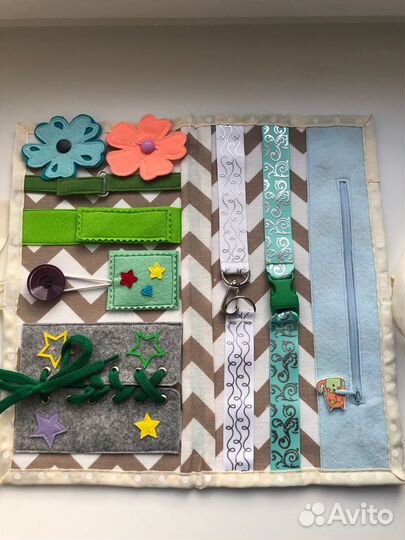 Книга развивающая из фетра