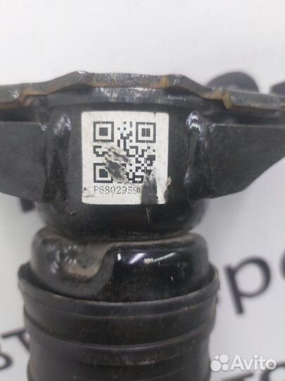 Амортизатор задний правый Jeep Grand Cherokee WK2