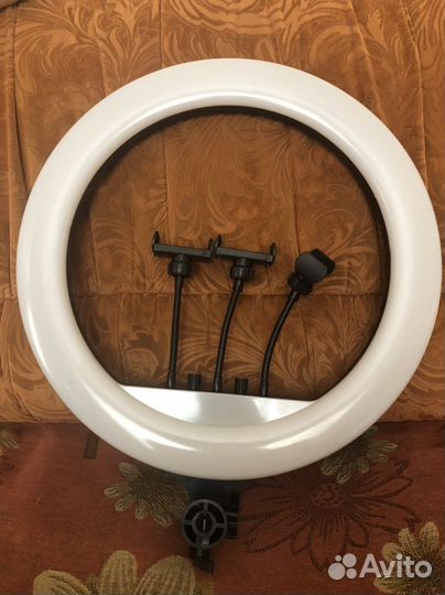 Кольцевая лампа LEO RL-18